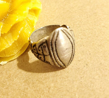 Load image into Gallery viewer, antique Tuareg elevated engraved table silver ring size 10, Tuareg jewelry, Sahara ring, Moroccan silver, tribal jewelry, Tuareg silver