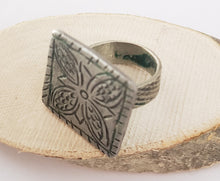 Load image into Gallery viewer, Moroccan antique Tuareg SILVER RING size US 8 tribal jewelry,Tuareg jewelry, Sahara ring,Moroccan silver,tribal jewelry,Tuareg silver
