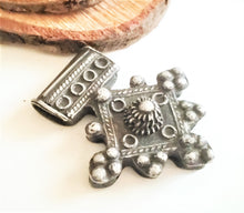 Load image into Gallery viewer, Moroccan Berber Old traditional 925 silver cross pendant,Berber Talisman,Berber Jewelry,African Jewelry,Moroccan Jewelry,Berber Ethnic,