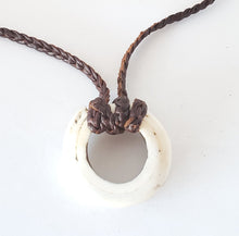 Load image into Gallery viewer, Antique shell slices Necklace Berber Morocco tribal jewelry,old shell slices,Moroccan jewelry,shell Necklace,Ethiopia Silver