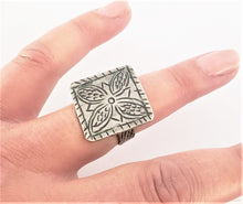 Load image into Gallery viewer, Moroccan antique Tuareg SILVER RING size US 8 tribal jewelry,Tuareg jewelry, Sahara ring,Moroccan silver,tribal jewelry,Tuareg silver