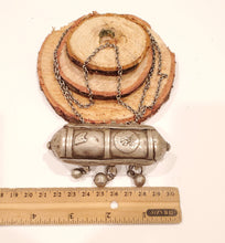 Load image into Gallery viewer, Antique Yemen Silver Amulet Pendant chain Necklace 20th,Yemen Jewels,silver amulet ,chain Necklace