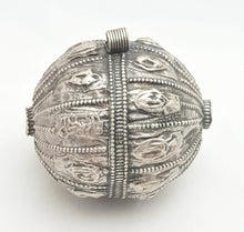 Load image into Gallery viewer, Old silver hallmarked beads from Yemen circa 1910s,Hand Crafted Silver,Ethnic Jewelry,Tribal Jewelry,