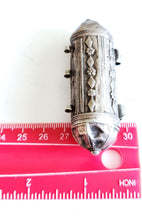 Load image into Gallery viewer, Antique Original Yemenite Jewish 'Hirz' Bawsani filigree silver pendant ,hallmarked Hirz', silver prayer Pendant,Yemen jewelry