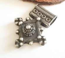 Load image into Gallery viewer, Moroccan Berber Old traditional 925 silver cross pendant,Berber Talisman,Berber Jewelry,African Jewelry,Moroccan Jewelry,Berber Ethnic,