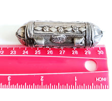 Load image into Gallery viewer, Antique Original Yemenite Jewish 'Hirz' Bawsani filigree silver pendant ,hallmarked Hirz', silver prayer Pendant,Yemen jewelry