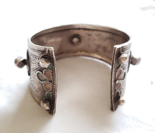 Load image into Gallery viewer, Antique SILVER Enamel Moroccan Berber Ida ou Nadif BRACELET,ethnic tribal,tribal bracelets,Moroccan jewelry,ethnic jewelry,Tuareg bracelets