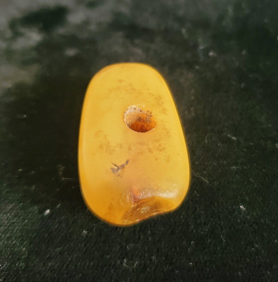 Antique natural amber bead from Morocco 8 gr, Amazigh amber, natural amber, amber jewelry, Berber genuine amber, Moroccan amber,