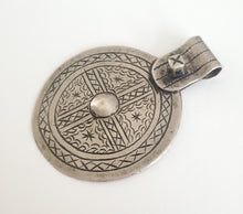 Load image into Gallery viewer, Berber Sahara Pendant 925 Silver Moroccan , Ethnic Tribal, silver Pendant, Berber Jewelry, Moroccan Pendant, Talisman Pendant
