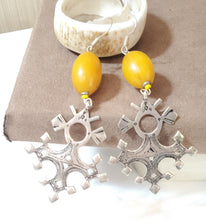 Load image into Gallery viewer, Moroccan Vintage Silver Tuareg Earring Amber, Tribal Earring, Moroccan Earring, Tuareg Earring, Tuareg jewelry
