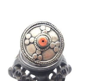 Antique Bawsani Yemen Silver Red Coral Ring size 7 Yemen tribal silver, tribal jewelry, Hand Crafted Silver, Yemen Jewelry, filigree Jewelry