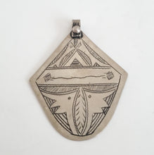 Load image into Gallery viewer, Berber Sahara Pendant 925 Silver Moroccan , Ethnic Tribal, silver Pendant, Berber Jewelry, Moroccan Pendant, Talisman Pendant
