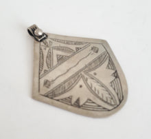 Load image into Gallery viewer, Berber Sahara Pendant 925 Silver Moroccan , Ethnic Tribal, silver Pendant, Berber Jewelry, Moroccan Pendant, Talisman Pendant
