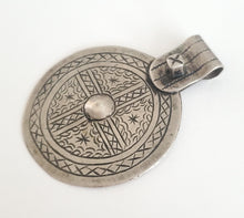 Load image into Gallery viewer, Berber Sahara Pendant 925 Silver Moroccan , Ethnic Tribal, silver Pendant, Berber Jewelry, Moroccan Pendant, Talisman Pendant
