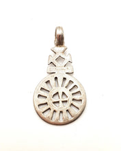 Load image into Gallery viewer, Unique Ethiopian Christian Old 925 silver pendant, Christian Pendant, Ethnic Tribal,Handmade,Ethiopian Jewelry
