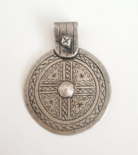 Load image into Gallery viewer, Berber Sahara Pendant 925 Silver Moroccan , Ethnic Tribal, silver Pendant, Berber Jewelry, Moroccan Pendant, Talisman Pendant
