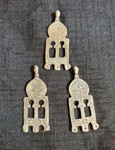 Load image into Gallery viewer, Moroccan Berber Old traditional 1 silver doorways pendant, Berber Talisman, Berber Jewelry, African Jewelry, Moroccan Jewelry
