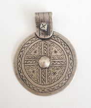 Load image into Gallery viewer, Berber Sahara Pendant 925 Silver Moroccan , Ethnic Tribal, silver Pendant, Berber Jewelry, Moroccan Pendant, Talisman Pendant
