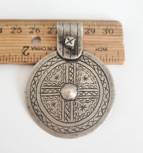 Load image into Gallery viewer, Berber Sahara Pendant 925 Silver Moroccan , Ethnic Tribal, silver Pendant, Berber Jewelry, Moroccan Pendant, Talisman Pendant
