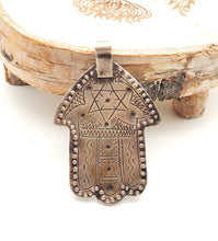 Load image into Gallery viewer, Moroccan Silver Hamsa Pendant: Berber Amulet Jewelry
