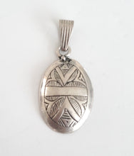 Load image into Gallery viewer, Berber Sahara 925 Silver Pendant: Moroccan Ethnic Tribal Talisman
