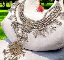 Load image into Gallery viewer, Antique Yemenite Silver Bedouin Necklace: Islamic Filigree Kirdan, 1910s
