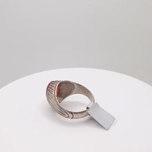 Load and play video in Gallery viewer, Video
