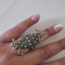 Load and play video in Gallery viewer, Video
