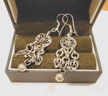 Load image into Gallery viewer, Antique Yemen Bawsani silver dangling Earrings, yemeni jewelry

