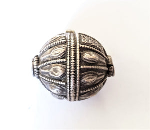 Old silver hallmarked beads from Yemen circa 1910s,Hand Crafted Silver,Ethnic Jewelry,Tribal Jewelry,