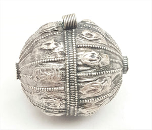 Old silver hallmarked beads from Yemen circa 1910s,Hand Crafted Silver,Ethnic Jewelry,Tribal Jewelry,