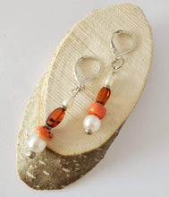 Load image into Gallery viewer, Yemen silver coral natural amber Earrings , yemeni jewelry,old coral,danglin Earrings, coral Earrings
