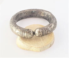Load image into Gallery viewer, vintage Silver Bedouin single Upper Arm Bangle bracelet from Yemen ,Ethnic Tribal cuff, Antique ,Boho jewelry , Ethnic, East African
