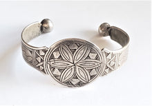 Load image into Gallery viewer, Antique Moroccan Tuareg silver anklets cuff bracelet, ethnic tribal, tribal bracelets,Moroccan jewelry, ethnic jewelry, Tuareg bracelets
